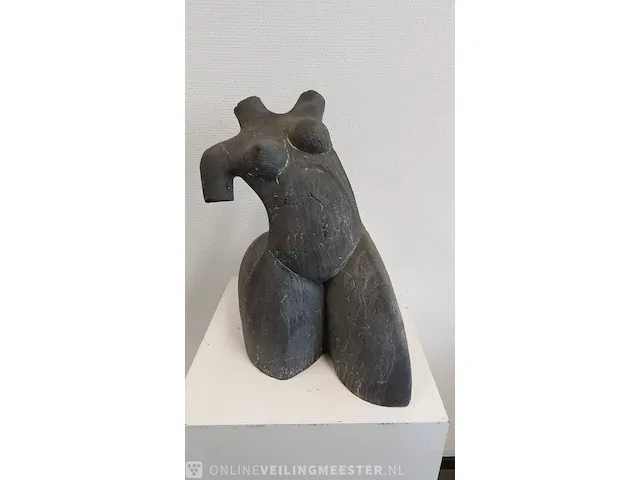 Keramiek "female torso" - afbeelding 1 van  4