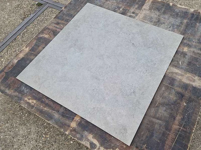 Keramiek tegels (ca.41m²) - afbeelding 1 van  2