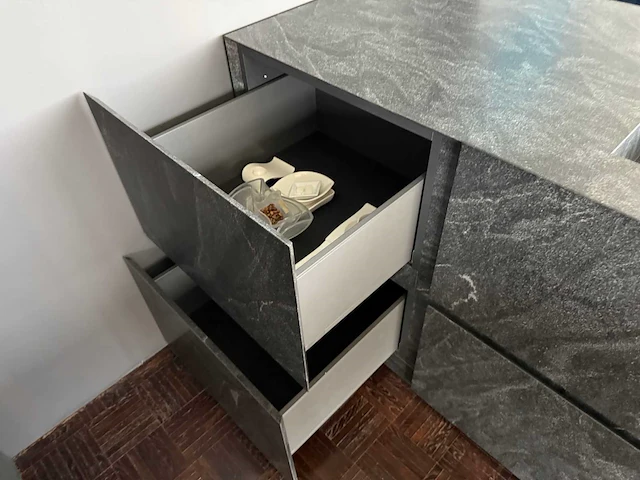 Keramieke michel philipps design - showroomkeuken - afbeelding 14 van  39