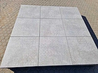 Keramische tegels met betonnen onderlaag voor de tuin (ca. 100,8m²) - afbeelding 1 van  4
