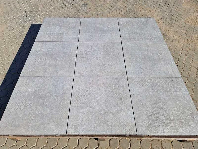 Keramische tegels met betonnen onderlaag voor de tuin (ca. 100,8m²) - afbeelding 2 van  4