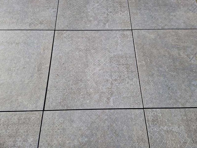 Keramische tegels met betonnen onderlaag voor de tuin (ca. 100.8m²) - afbeelding 4 van  4