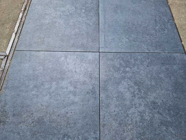 Keramische tegels met betonnen onderlaag voor de tuin (ca. 41.6m²) - afbeelding 4 van  4