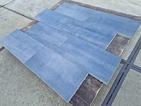 Keramische tegels met betonnen onderlaag voor de tuin (ca. 9.6m²)