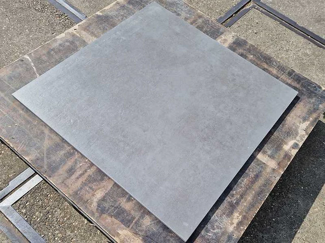 Keramische tuintegels (ca.18m²) - afbeelding 1 van  3