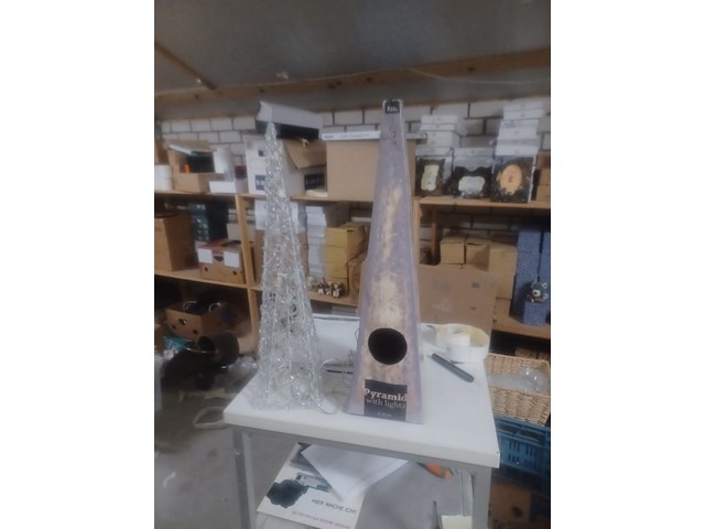 Kers pyramide met licht 230 volt aantal 1 stuks. - afbeelding 3 van  5