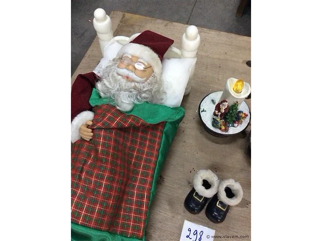 Kerst items kerstman in bed ( met batterij ) - afbeelding 2 van  4