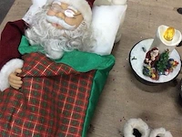 Kerst items kerstman in bed ( met batterij ) - afbeelding 2 van  4