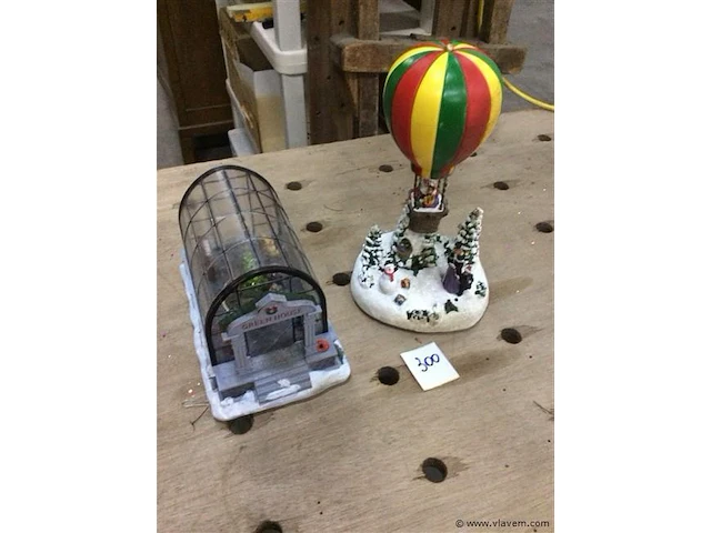 Kerst items oa luchtballon + - afbeelding 1 van  3