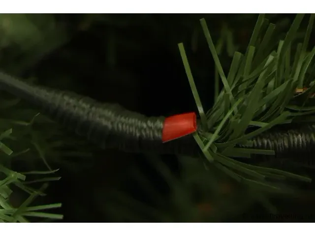 Kerstboom - 210 cm - afbeelding 5 van  5