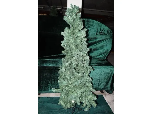 Kerstboom incl. verlichting - 200 cm - afbeelding 1 van  3