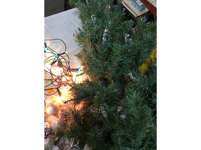 Kerstboom + toebehoren - afbeelding 2 van  4