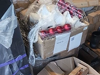 Kerstklokken, kerstballen en decoratie, divers - afbeelding 2 van  11