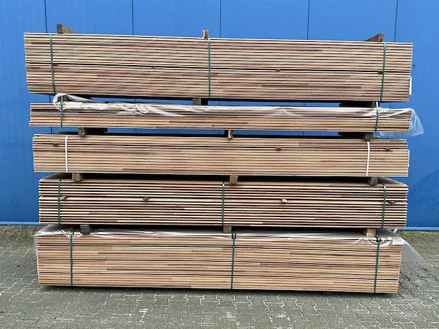 Keruing hardhout rabat delen 3300 x 135 x 24 (407x) - afbeelding 4 van  11