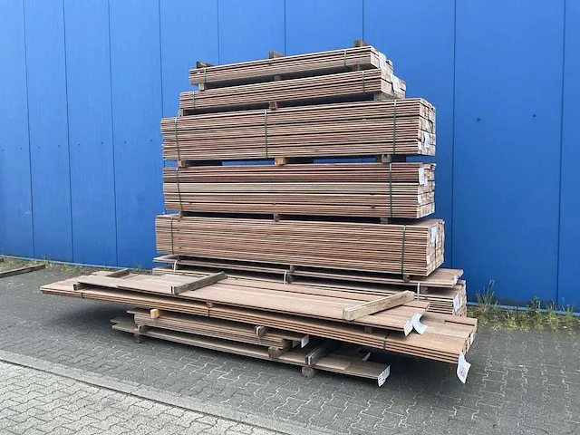 Keruing partij hardhout mes en groef 21 x 135 (655x) - afbeelding 1 van  15