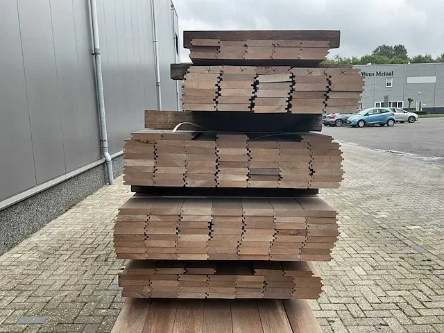 Keruing partij hardhout mes en groef 24 x 110 (359x) - afbeelding 12 van  15