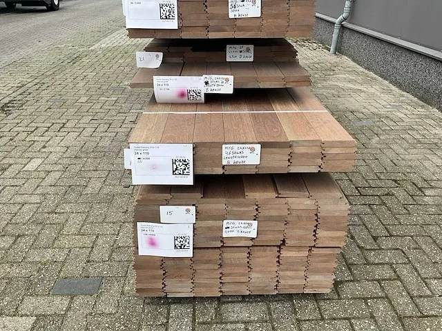 Keruing partij hardhout mes en groef 24 x 110 (359x) - afbeelding 14 van  15