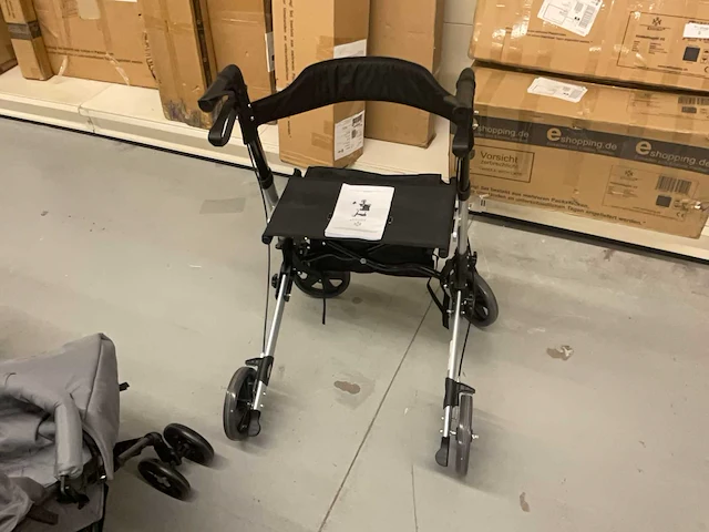 Kesser rollator - afbeelding 3 van  3