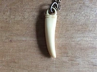 Ketting met hanger been - afbeelding 2 van  2