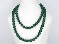 Ketting met jade edelsteen en een diamanten sluiting - afbeelding 4 van  10