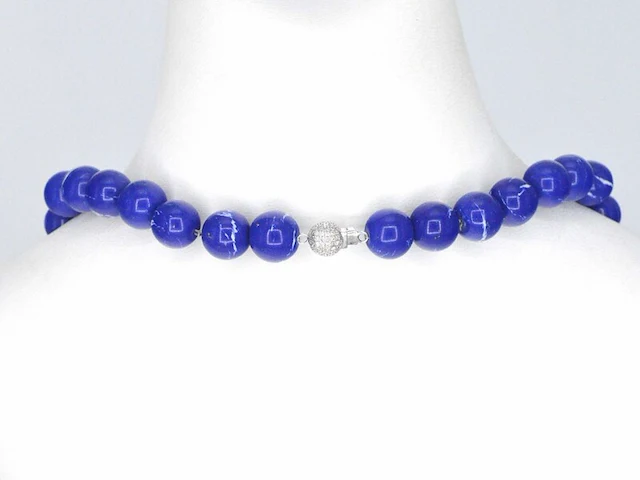Ketting met lapis lazuli edelsteen en een diamanten sluiting - afbeelding 8 van  11