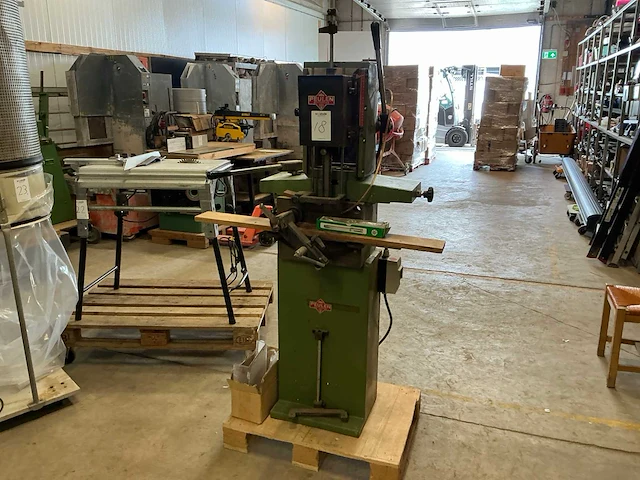 Kettingfreesmachine - afbeelding 1 van  8