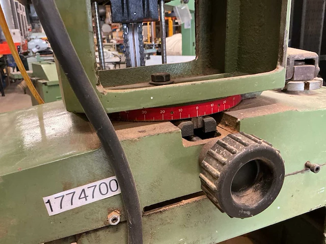 Kettingfreesmachine - afbeelding 7 van  8