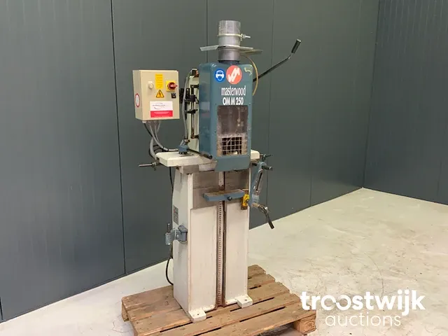 Kettingfreesmachine - afbeelding 1 van  4