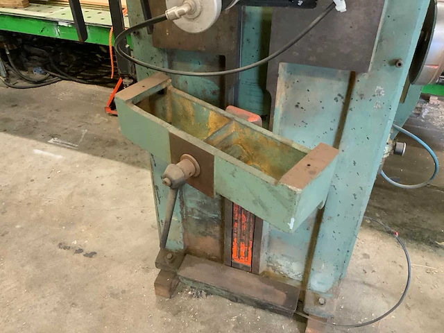 Kettingsteek machine met cilinder/krukgat inclusief afzuiger - afbeelding 9 van  34