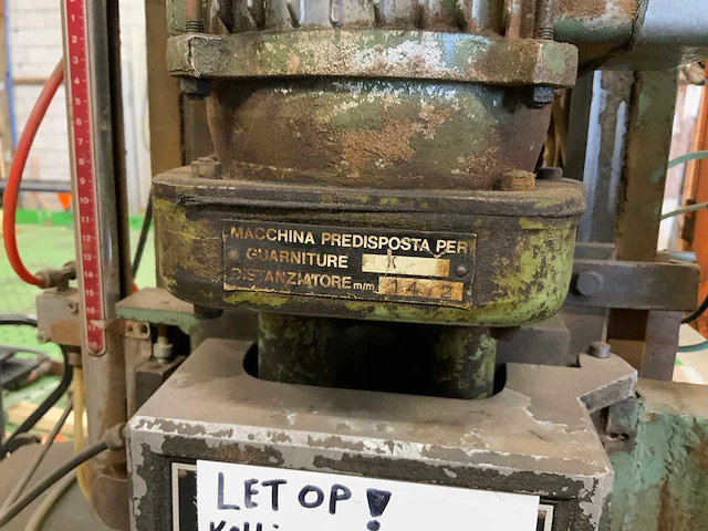 Kettingsteek machine met cilinder/krukgat inclusief afzuiger - afbeelding 13 van  34