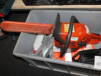 Kettingzaag husqvarna 236 in kunststof krat. - afbeelding 2 van  2