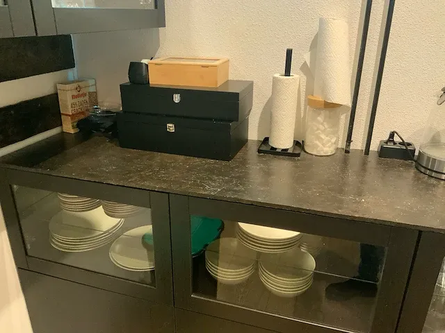 Keuken dressoirkast met inhoud - afbeelding 4 van  7