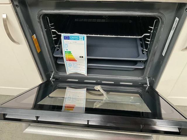Keuken hoekopstelling met apparatuur - afbeelding 4 van  14