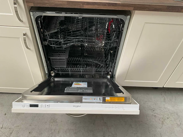 Keuken hoekopstelling met apparatuur - afbeelding 5 van  14