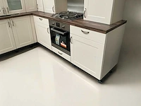 Keuken hoekopstelling met apparatuur - afbeelding 9 van  14