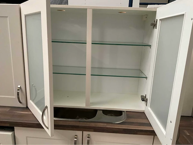 Keuken hoekopstelling met apparatuur - afbeelding 13 van  14