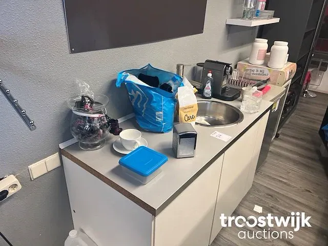 Keuken inventaris - afbeelding 1 van  9