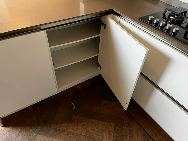 Keuken - afbeelding 14 van  20