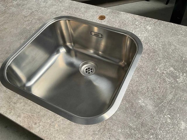 Keukenblad met rvs franke spoelbak 220x60 cm - afbeelding 3 van  5