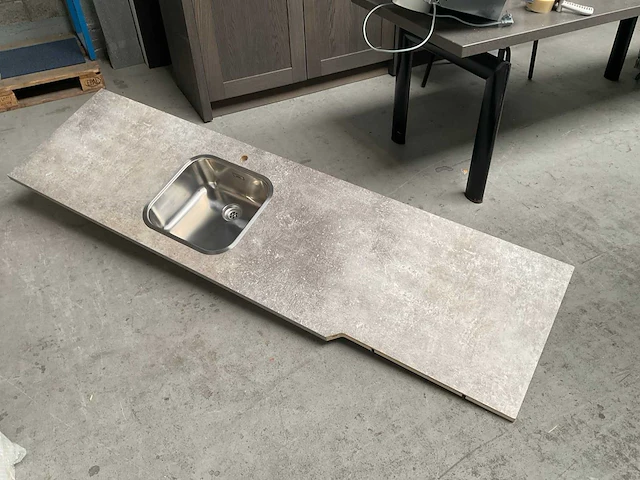 Keukenblad met rvs franke spoelbak 220x60 cm - afbeelding 5 van  5