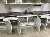 Keukenblok en apparatuur - afbeelding 4 van  7