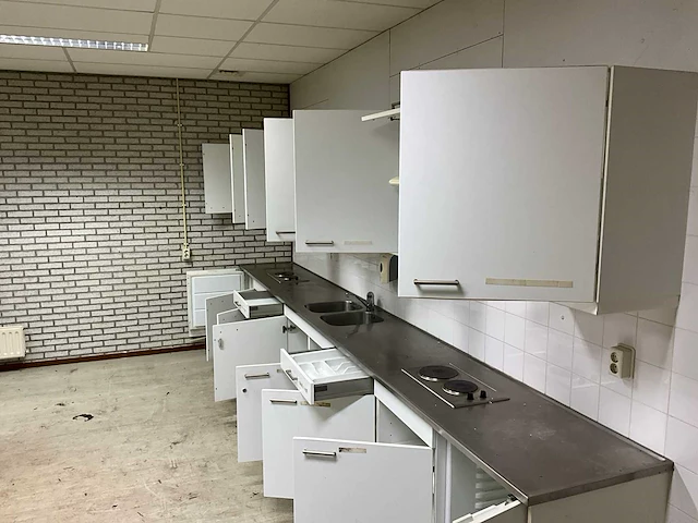 Keukenblok en apparatuur - afbeelding 6 van  7