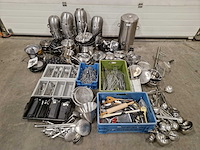 Keukengerei - diverse pannen en bestek - afbeelding 1 van  1