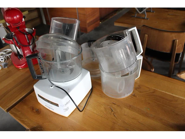 Keukenmachine magimix 5200xl met diverse extra onderdelen. - afbeelding 1 van  2