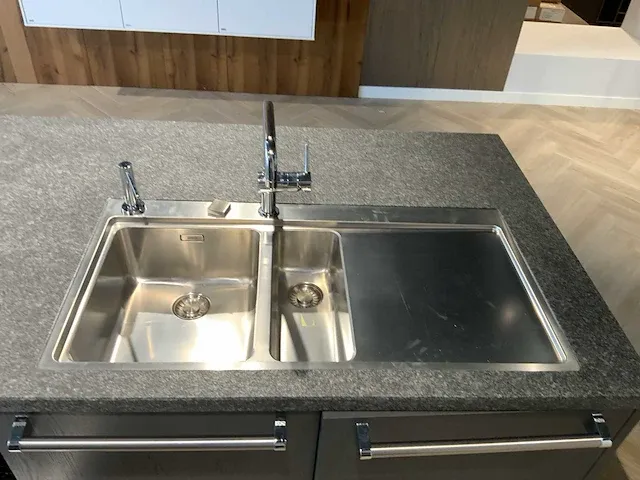 Keukenmaxx / kitchenaid murphy-835 kookeiland met wandblok - afbeelding 47 van  48