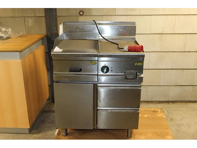 Keukenmeubel met grilplaat, 3 lades en kast, 380 volt. afmeting 80 x 66 x 110 cm. - afbeelding 2 van  2
