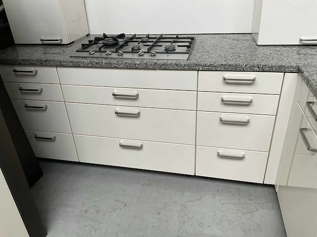 Keukenopstelling met granieten blad - afbeelding 16 van  21