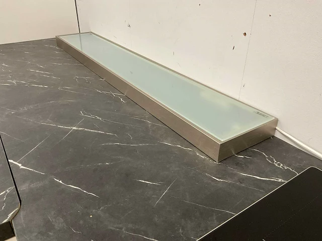 Keukenopstelling schiereiland met koelkast vaatwasser combimagnetron en inductie kookplaat - afbeelding 13 van  15