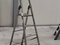 Keukentrap met 4 treden en bordes. - afbeelding 2 van  2