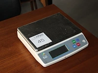 Keukenweegschaal telier met maximale belastbaarheid 5 kg. let op! voedingskabel ontbreekt. - afbeelding 1 van  2